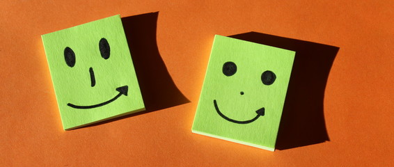 Sorrisi di gioia e felicità