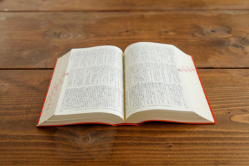 Obraz premium 開いてある辞書