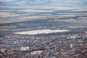 Obraz premium aerial view of city and lake