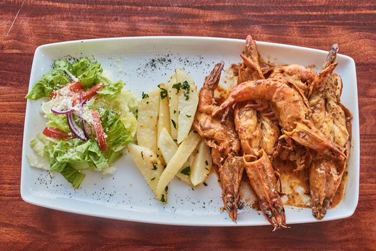 deliciosa cena o almuerzo nutritivo con camar&oacute;n