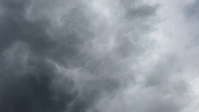 Allassac (Corrèze, France) - Time lapse du ciel nuageux