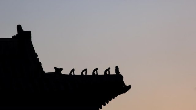 Japsangs are small figures on the Korean palace roof. People believed that they protected the building from evil spirits especially fire spirits.