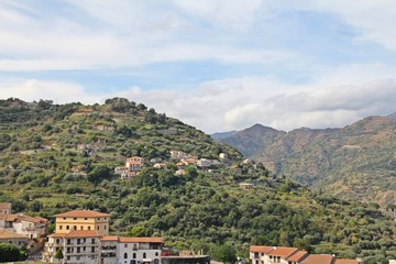 Fototapeta na wymiar Wlochy, Sycylia, gory, widok, panorama, wloskie zbocza, niebo nad wloskimi gorami