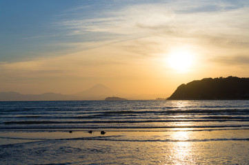 Fototapeta na wymiar 逗子海岸の夕日