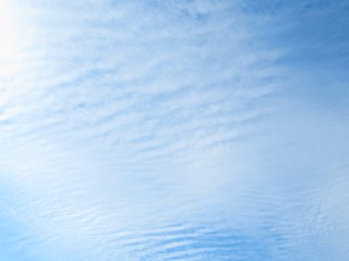 日本の田舎の風景　11月　うろこ雲と青空