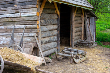 Stara stodoła średniowieczna © Heroc