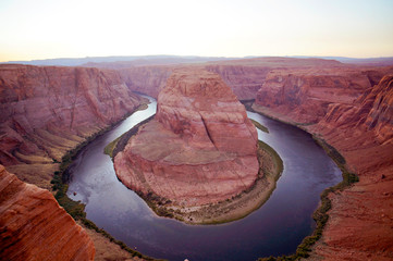 horseshoe bend in dusk