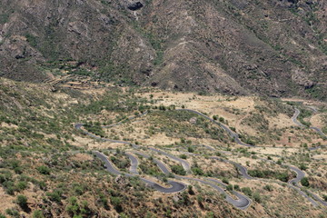 Fototapeta na wymiar Serpentinen auf Gran Canaria