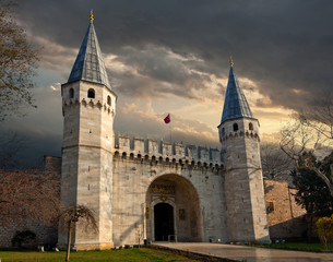 Fototapeta na wymiar The gate of Topkapi Palace in Istanbul/Turkey.