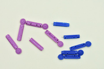 Blue and  purple Pin to Pen Sterile Blood Lancets Needles