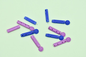 Blue and  purple Pin to Pen Sterile Blood Lancets Needles