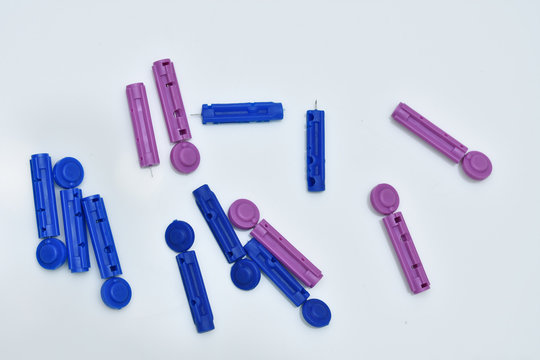 Blue and  purple Pin to Pen Sterile Blood Lancets Needles