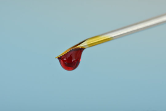 Syringe for injection of a vaccine with red blood fluid 
