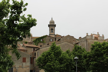 Fototapeta na wymiar view of an old town in italy 