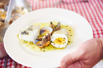 Hake in a Green Sauce whit asparagus and clams