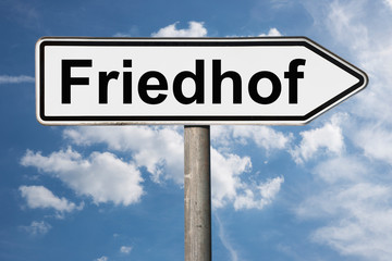 Obraz premium Wegweiser Friedhof