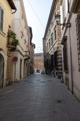 Fototapeta na wymiar via garibaldi historic alley of the cities of terni