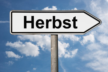 Wegweiser Herbst