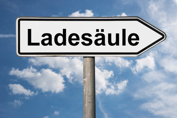 Wegweiser Ladesäule