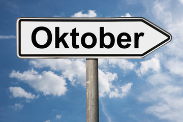 Wegweiser Oktober