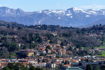 Fototapeta na wymiar Winter landscape near Erba, italy