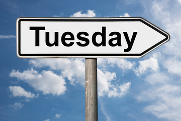 Obraz premium signpost Tuesday