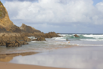 Fototapeta na wymiar Felsformationen an der Atlantikküste der Algarve in Portugal