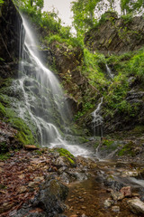 Fototapeta na wymiar Fahler Wasserfall