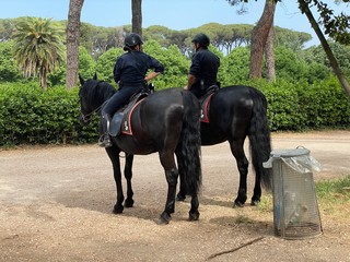 Carabinieri a cavallo a Villa Ada