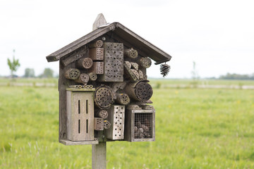 Bee hotel