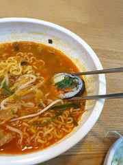 Korean spicy noodle. Seafood ramen. It goes well with eating gimbap.