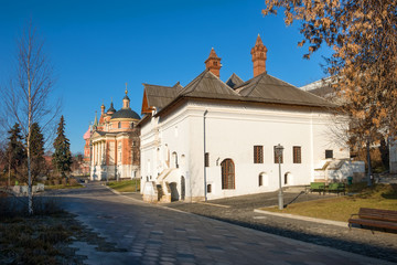 Fototapeta premium MOSCOW, RUSSIA - FEBRUARY 22, 2020: Landscaping Park Zaryadye, Varvarka street. The Museum 