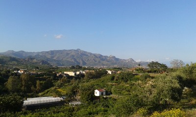Fototapeta na wymiar Panorama in Sicilia, sopra Mascali