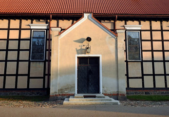 wybudowany pod koniec 16 wieku rzymskokatolicki kosciol pod wezwaniem Jana chrzciciela w mieście pisz województwo warminsko mazurskie w Polsce