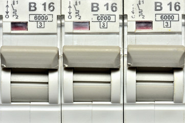 Switches of modern circuit breakers designed for socket circuit to 16 amps max.