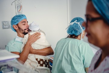 cirujano sala de parto 