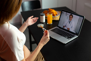 Easy to consult family doctor online only using the laptop