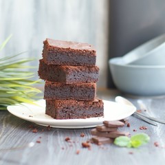 chocolate cake on a plate