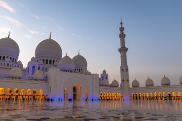 mosque in abu dhabi united arab emirates