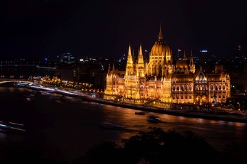Obraz premium hungarian parliament in budapest