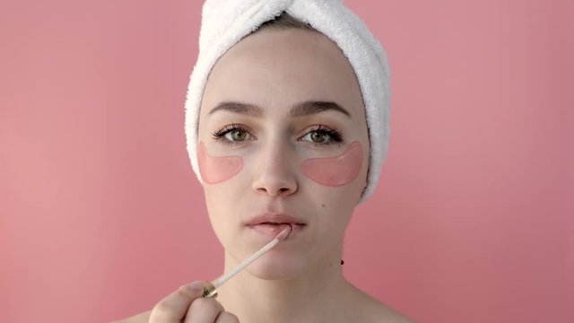 Woman Makeup. Closeup Of Young Female Model Face With Smooth Soft Healthy Skin And Fresh Make-up. Beautiful Girl Hand With Eyebrow Gel Brush For Eyebrows. Beauty Tools. High Resolution Image