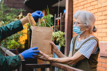 food delivered to elderly person during epidemic lockdown isolation