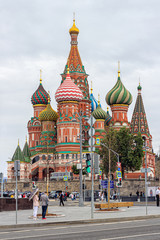 Fototapeta premium St. Basil's Cathedral on Vasilievsky descent in Moscow