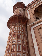 Fototapeta na wymiar close shot of a minaret at the front of safdarjung's tomb in delhi