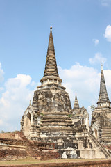 Fototapeta premium The big prang in The Wat Phrasisanpeth is famous and history landmark of Ayutthaya,Thailand