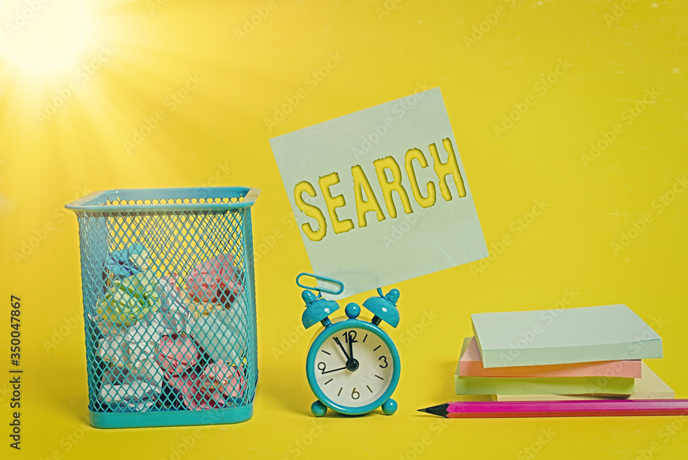 Aufkleber writing note showing search. business concept for try to find something by looking or otherwise seek