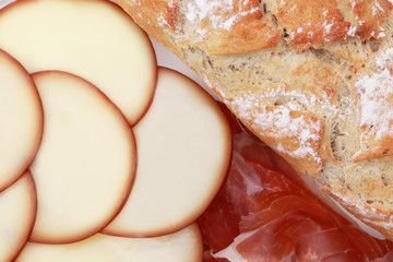 baguette, queso y jamón serrano