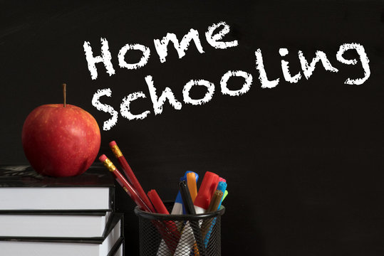 Schule, Tafel und Home Schooling