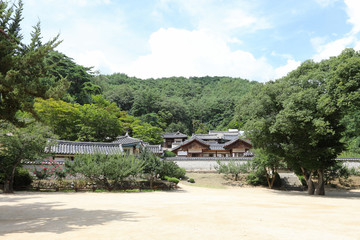 Fototapeta na wymiar View of Korean traditional village. Dosanseowon, Andong, Gyeongsangbuk-do