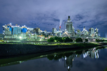 新潟市旭カーボンの工場夜景